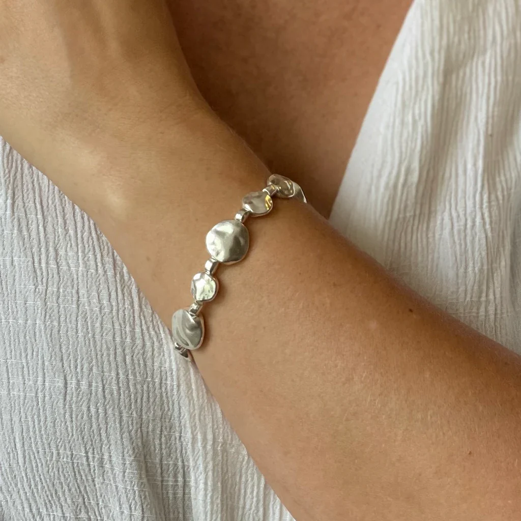 Beaten Disc Bracelet SILVER - Image 3